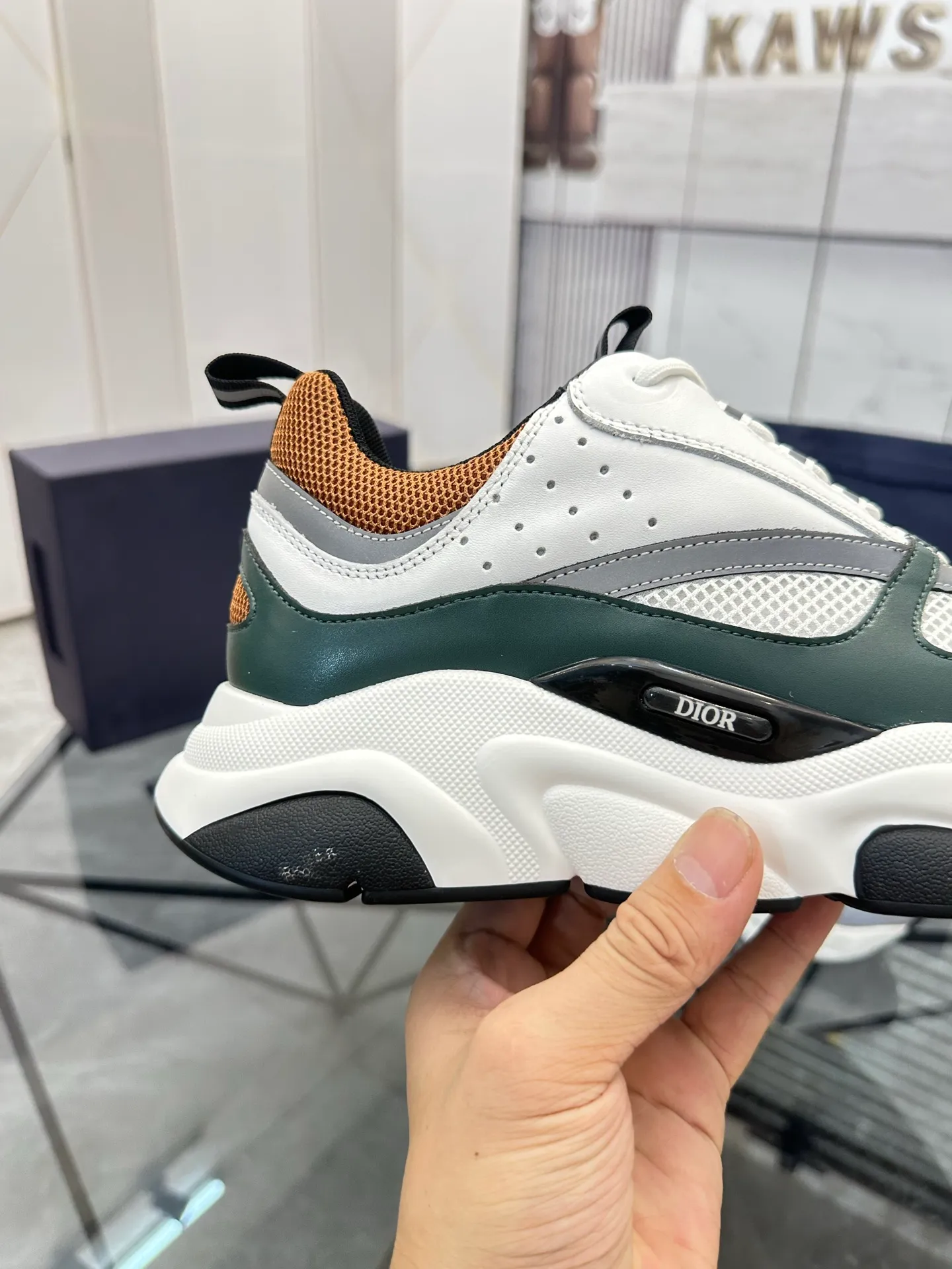 Men's shoes: 💰P460¥ Ready in Guangzhou, fully packaged Product trademark: Dior* "Dior*" low-top casual shoes Regular size: 38-46 (can be customized to 47) B22 Product materials: imported cowhide leather upper spliced ​​with original fabric, breathable lining, original outsole. Number: 920